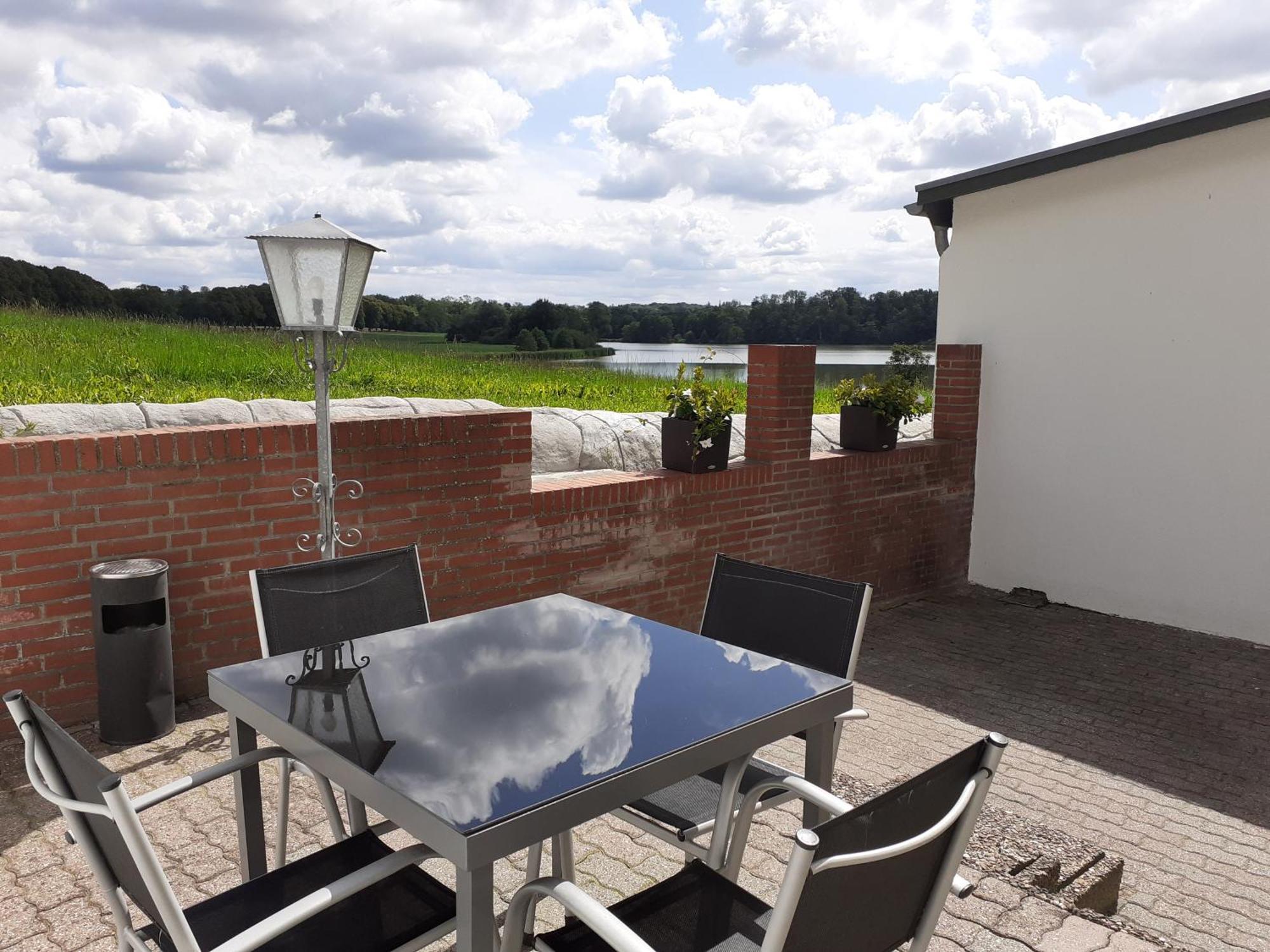 Erdgeschoss-Appartement Mit Seeterasse Ahrensbok Room photo